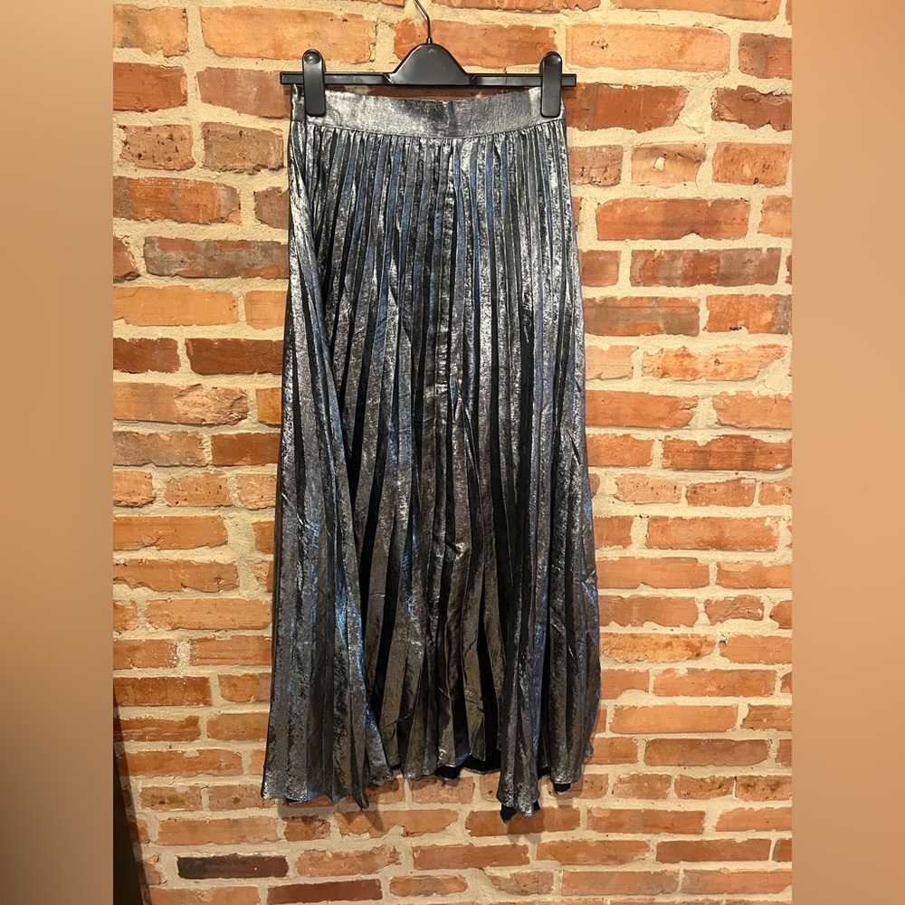 NWT 12th Tribe Electric Love Gunmetal Metallic Pleated Maxi Skirt Size M - Picture 7 of 8